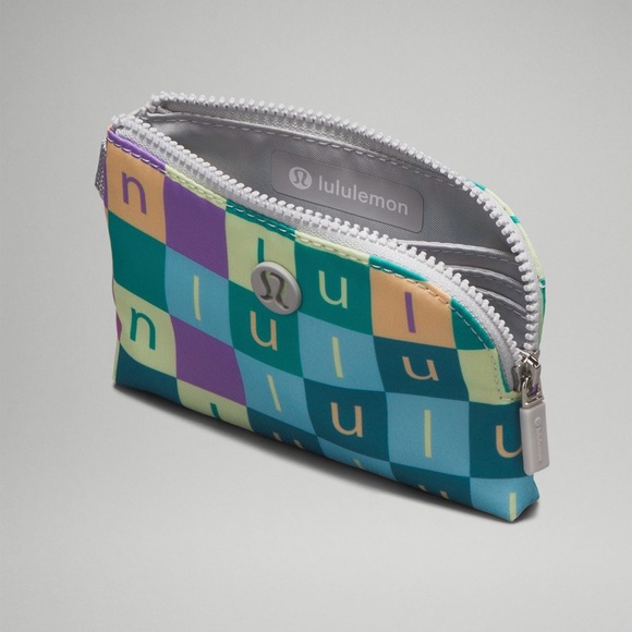 Lululemon Clippable Card Pouch, Mini Multi/Vapor -NWT - Picture 4 of 6